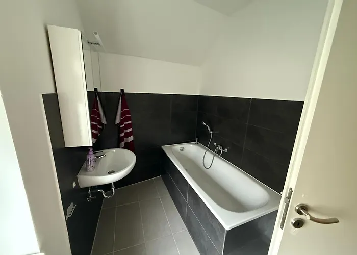 Monteur Und Zentrum Wlan, Kueche Und Parkplatz